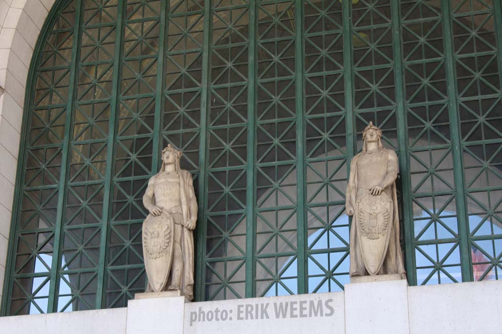 UnionStation statues with swords