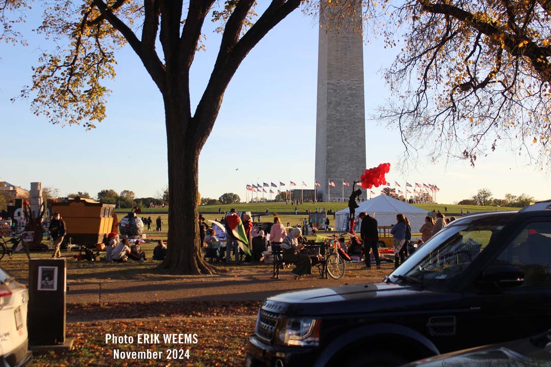 Groups at the Washington Monument