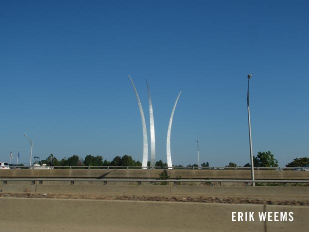 Air Force Memorial 3 streaks in the sky