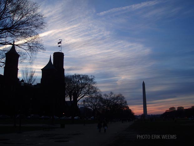 g Washington DC Silouhette with Monument