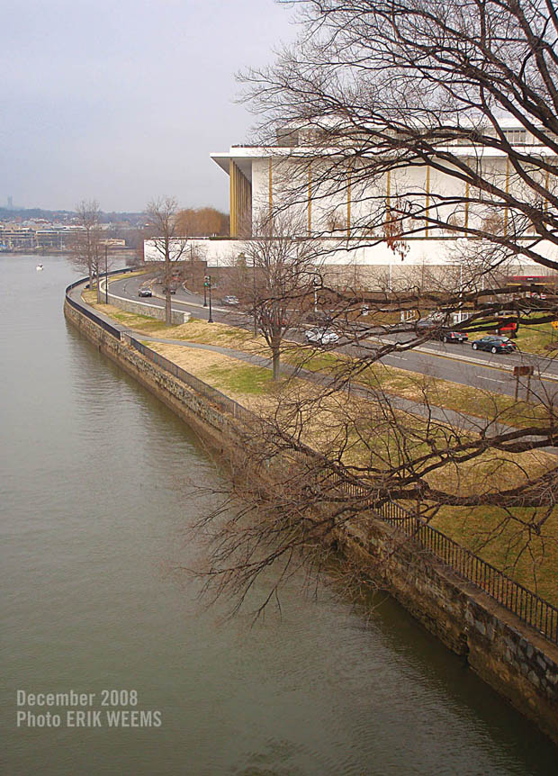 Kennedy Center from Roosevelt Bridge