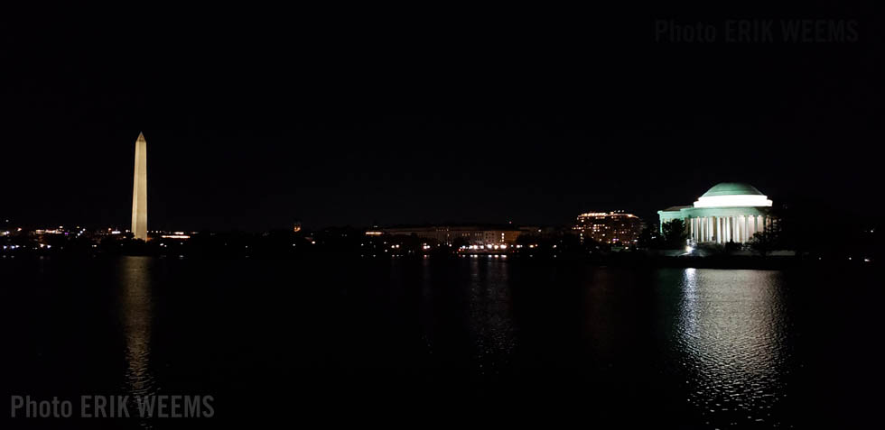 Night at the Washington Monument and Jefferson memorial on the Tidal Basin